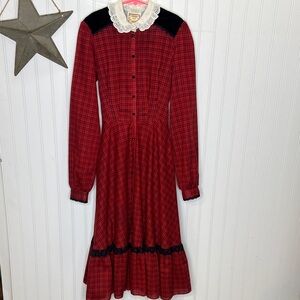 Elegant Red Plaid Prairie Long Dress